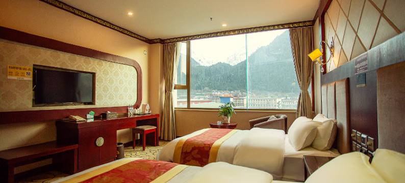 波密岷山登峰大酒店图片