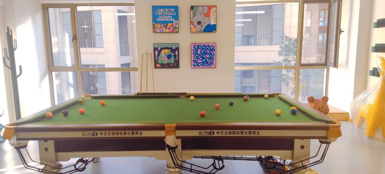 朗寓·森林氧吧观山赏湖智能酒店(青职学院香江路店)图片
