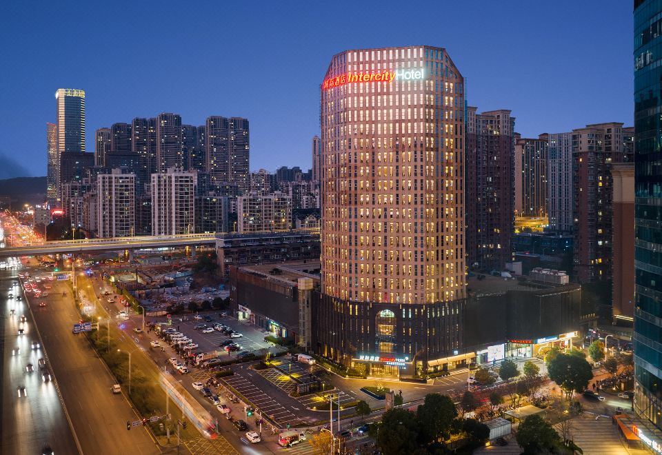 武汉光谷关山大道城际酒店外景图