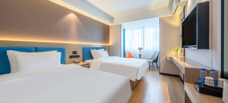 蔚蓝酒店(柳州柳南航鹰中学店)图片