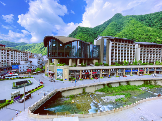 璞素·森林奇境设计师民宿(神农架木鱼镇店)