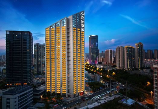 昆明同德广场北京路亚朵酒店外景图