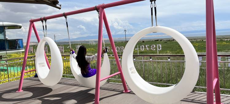 青海湖同宝山登山观湖特色野奢露营民宿图片