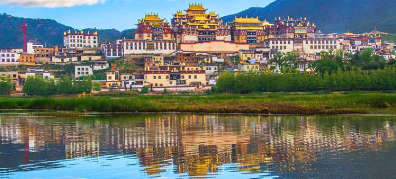 马店·藏式艺术美景度假美宿(香格里拉松赞林寺店)图片