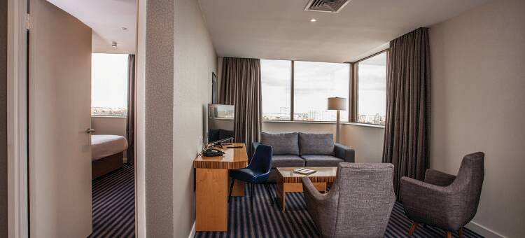 考文垂温德姆华美达套房酒店(Ramada Hotel & Suites by Wyndham Coventry)图片