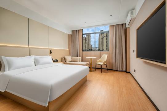 安易居酒店(罗田塔山湖店)