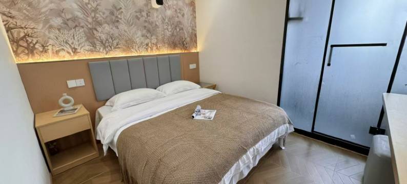 佳旭设计师民宿(南京新街口地铁站店)图片