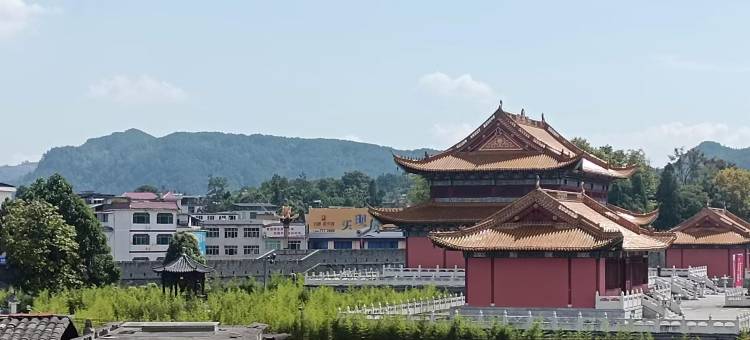 华庭连锁商务酒店(独山北门高级中学店)图片