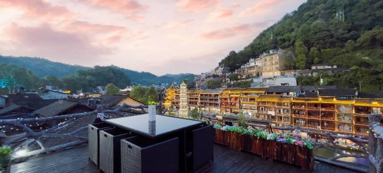 独白·江景民宿(凤凰古城景区沱江店)图片