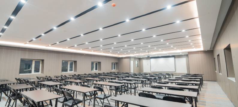 乐曼酒店(哈尔滨师大夜市和兴地铁站店)图片