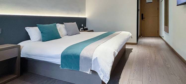 东至新开元酒店(汇金商业步行广场店)图片