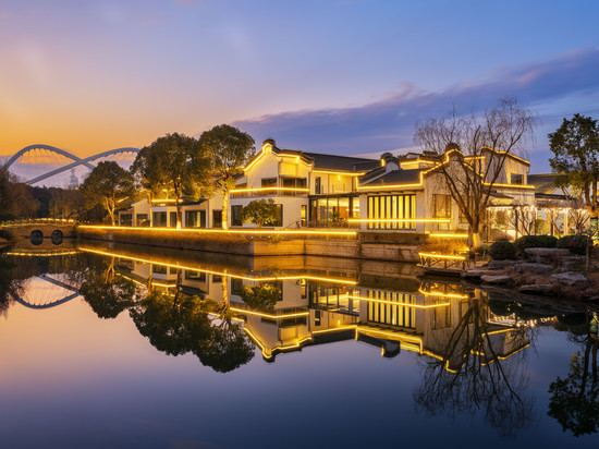 上海滴水湖临港书院人家逸扉酒店