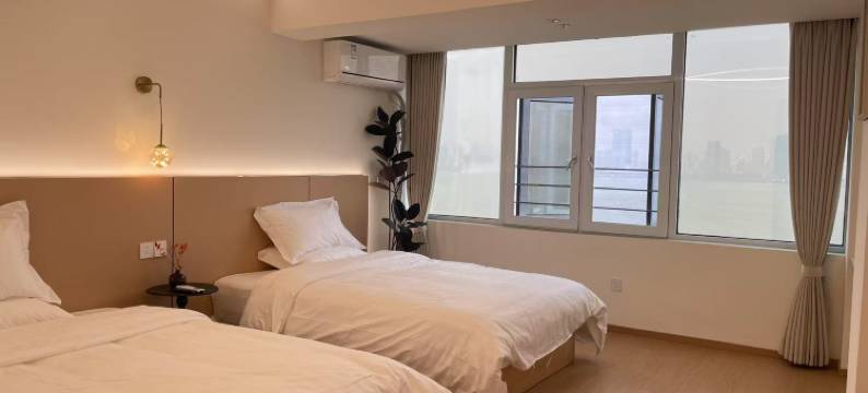 希辰Homestayl揽月江景长廊(南昌滕王阁旅游区万寿宫地铁站店)图片