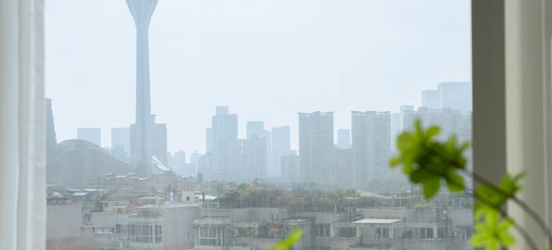 纯束loft自助影音民宿(建设路店)图片