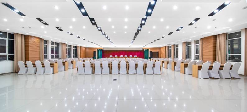 伊宁五棵橡酒店图片