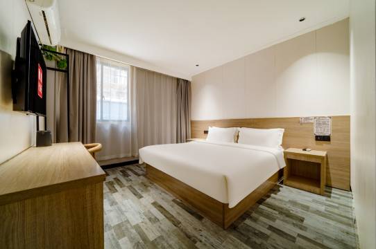 回禾酒店(上海吴淞口国际游轮港店)