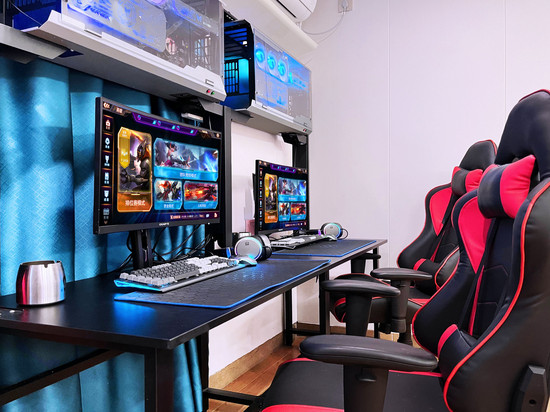 京喜电竞酒店(东莞长安大润发店)