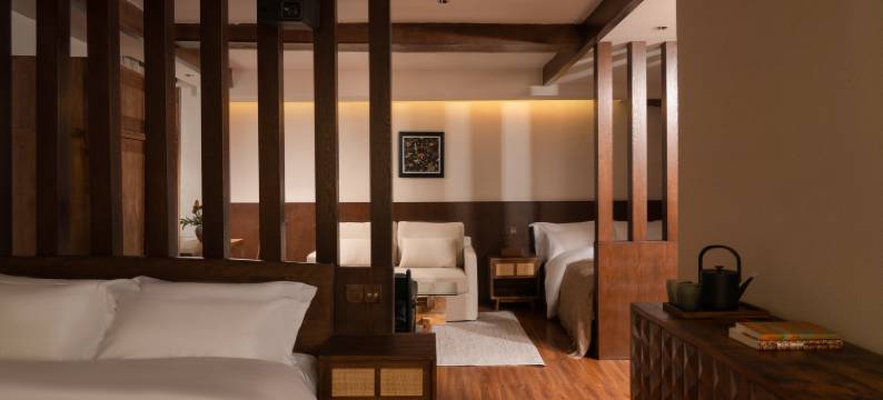 野杜鹃AZALEAS设计师民宿(独克宗古城大佛寺转经筒店)图片