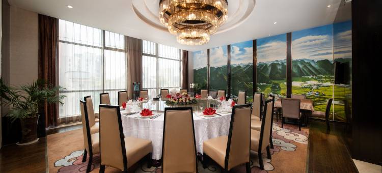 兴义国龙雅阁大酒店(穿云洞公园荷花巷步行街店)图片