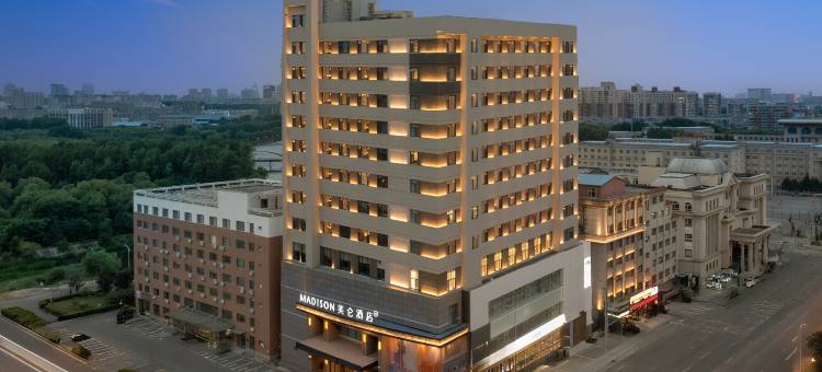 长春临河街摩天活力城美仑酒店图片