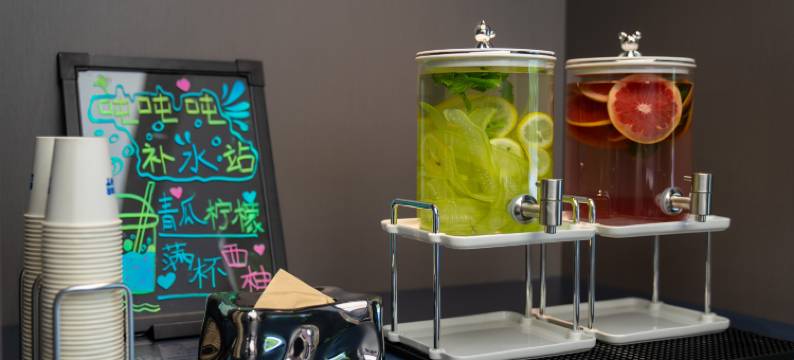 重庆南滨路工商大学轻居酒店图片