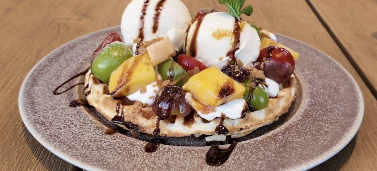 康定新都桥318国道亚朵酒店图片