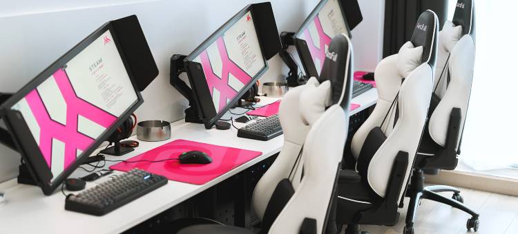 RR·人人电竞高空民宿(成都春熙路太古里店)图片