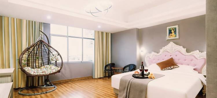 艾斯特丨城景·View云端设计师酒店 (岑溪市人民医院汽车总站店)图片