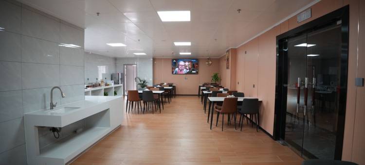 云鹤国际酒店(惠州三栋高铁南站店)图片