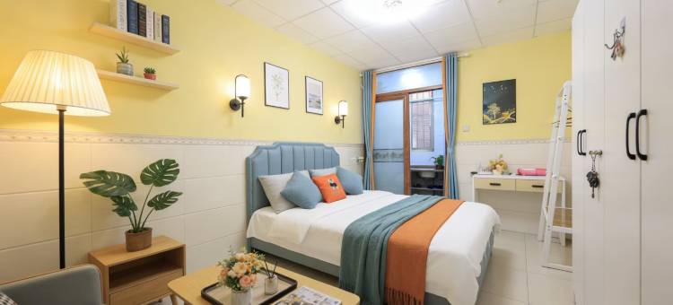 南屿轻奢影院酒店(厦门高崎机场创新园地铁站店)图片