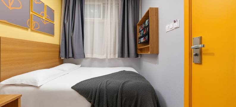 布丁严选酒店(西安华清池东三岔地铁站店)图片