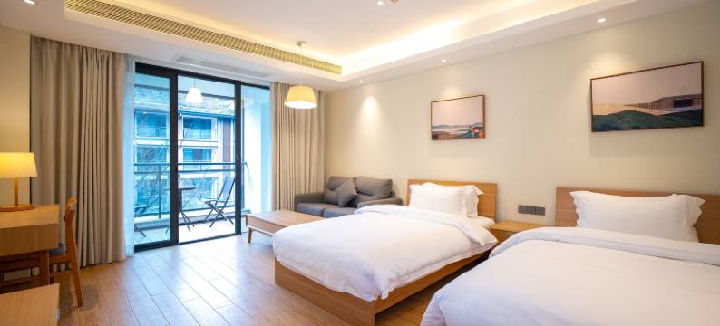 百林间温泉度假酒店(青城山站店)图片