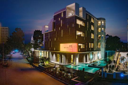 Silver Beach·朴悦·设计师民宿(北海银滩国际客运港店)