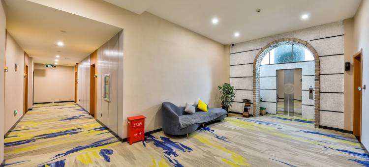 速8酒店(铁岭火车站太平洋购物中心店)图片