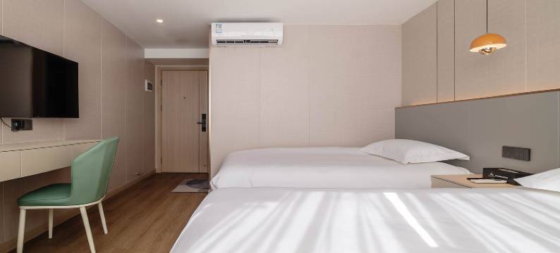 珠海诺曼斯精品酒店(海滨泳场情侣路店)图片