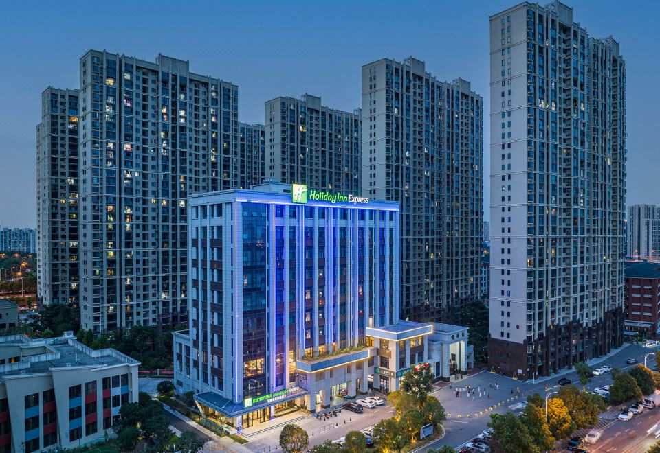 长沙大科城智选假日酒店外景图