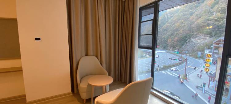 维也纳3好酒店(神农架大九湖国家湿地公园景区入口坪阡古镇店)图片