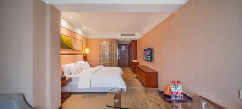 古德奈特酒店(汽博中心金渝地铁站店)图片