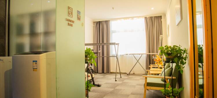 潮漫轻雅酒店(信阳高铁站店)图片