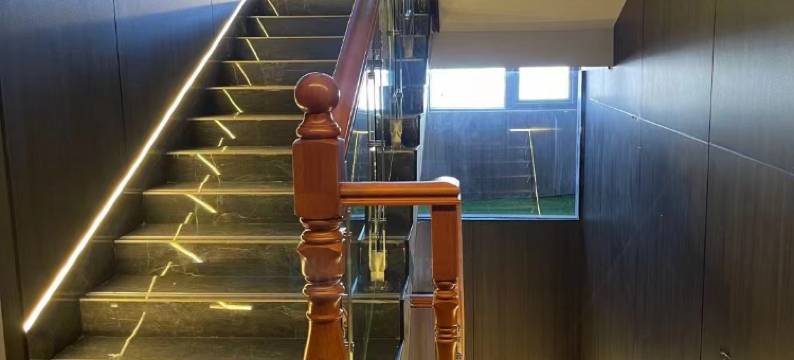 日喀则西域之家商务酒店图片