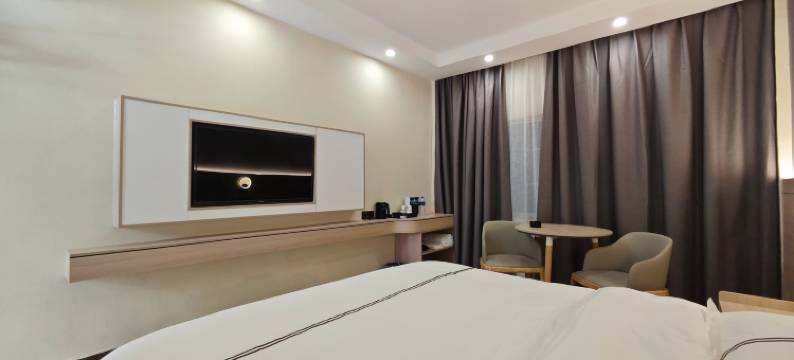 天然居酒店(防城区嘉乐城店)图片