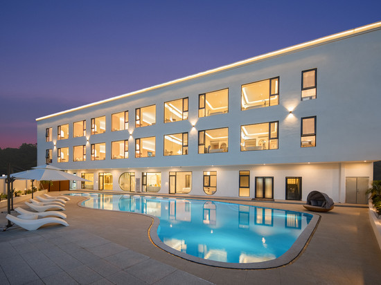 万宁牧海边酒店(神州半岛度假区环岛旅游公路店)