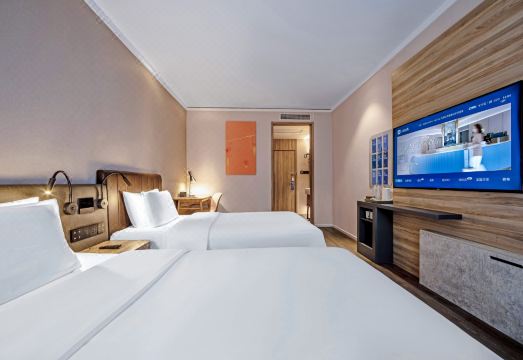 HanTing Premium Hotel (Shanghai Loushanguan Road Subway Station)Hotel Overview