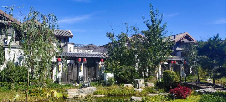 欢乐四季民宿(四季童话小镇店)图片