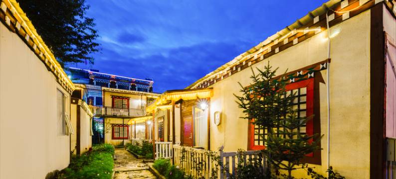 新都桥星梦酒店图片