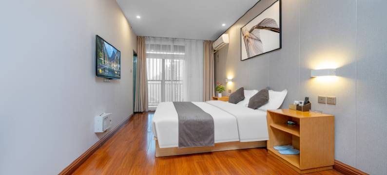 轻住·旅家美居酒店(武汉欢乐谷仁和路地铁站店)图片