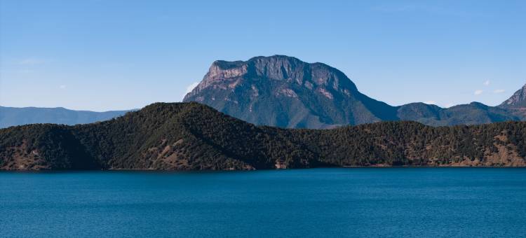 汀水岸丨圣托里尼日落湖景花园设计师度假酒店(泸沽湖店)图片
