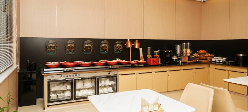 恬觅酒店(青岛台东步行街海泊河地铁站店)图片