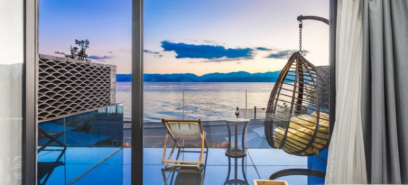 大理千与千寻全海景民宿(洱海生态廊道三圣岛店)图片