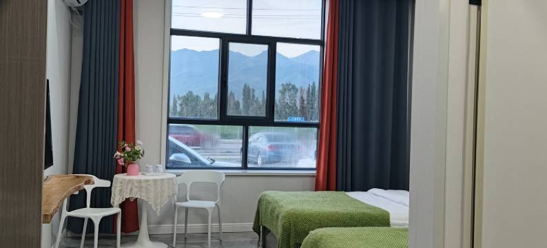 聆风民宿(那拉提景区游客中心店)图片